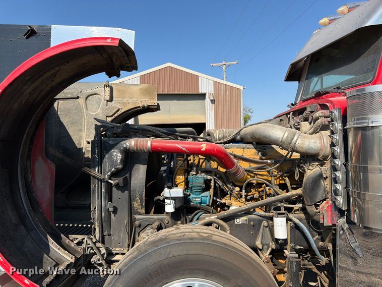 image for item FK3401 2004 Peterbilt 379 semi truck