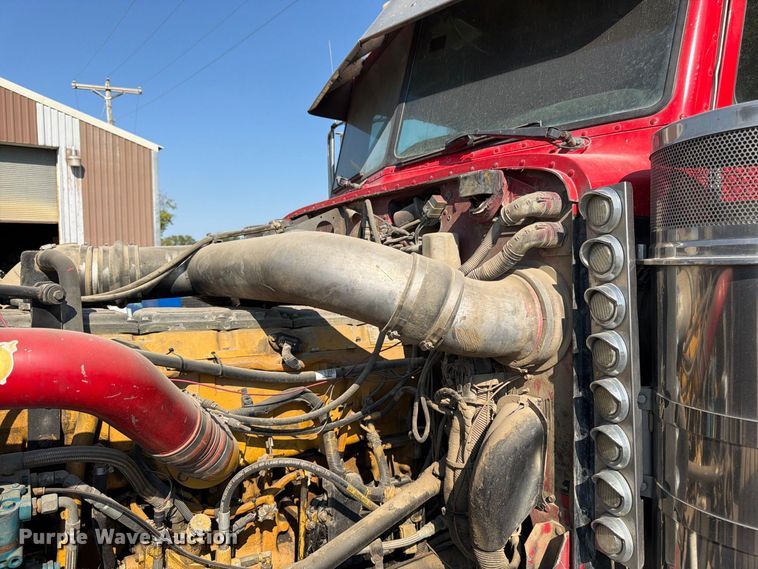 image for item FK3401 2004 Peterbilt 379 semi truck