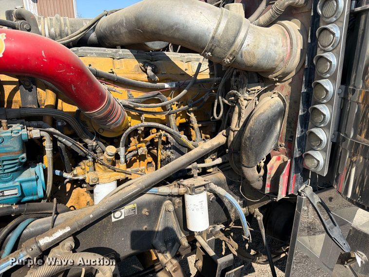 image for item FK3401 2004 Peterbilt 379 semi truck