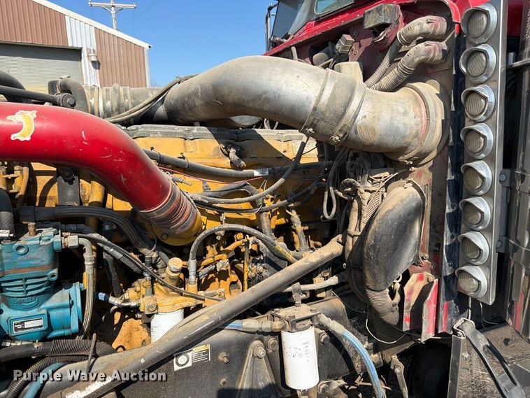 image for item FK3401 2004 Peterbilt 379 semi truck