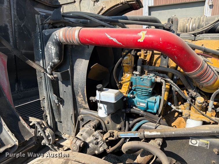 image for item FK3401 2004 Peterbilt 379 semi truck