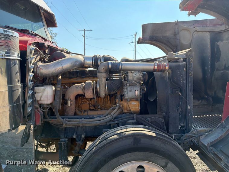 image for item FK3401 2004 Peterbilt 379 semi truck