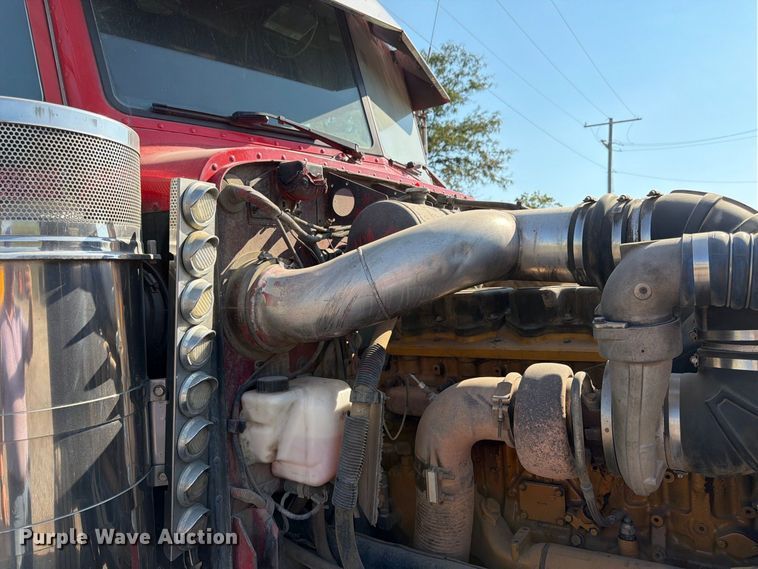 image for item FK3401 2004 Peterbilt 379 semi truck