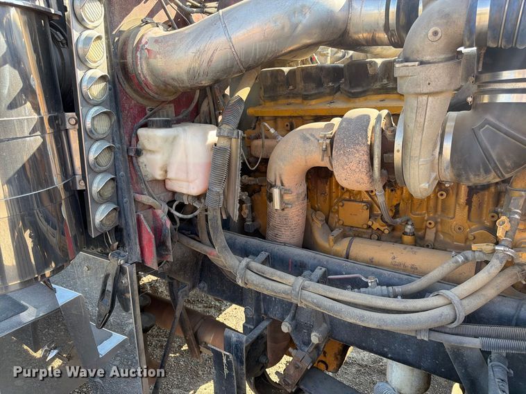 image for item FK3401 2004 Peterbilt 379 semi truck