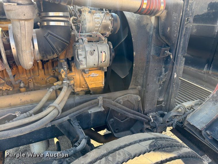 image for item FK3401 2004 Peterbilt 379 semi truck