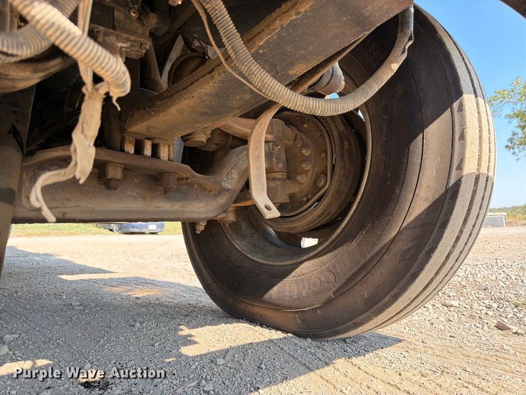 image for item FK3401 2004 Peterbilt 379 semi truck