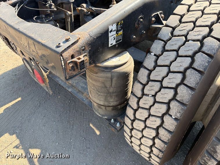 image for item FK3401 2004 Peterbilt 379 semi truck