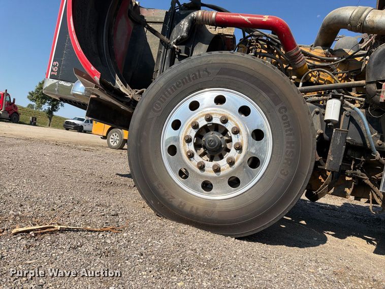 image for item FK3401 2004 Peterbilt 379 semi truck