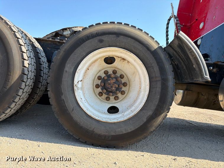 image for item FK3401 2004 Peterbilt 379 semi truck