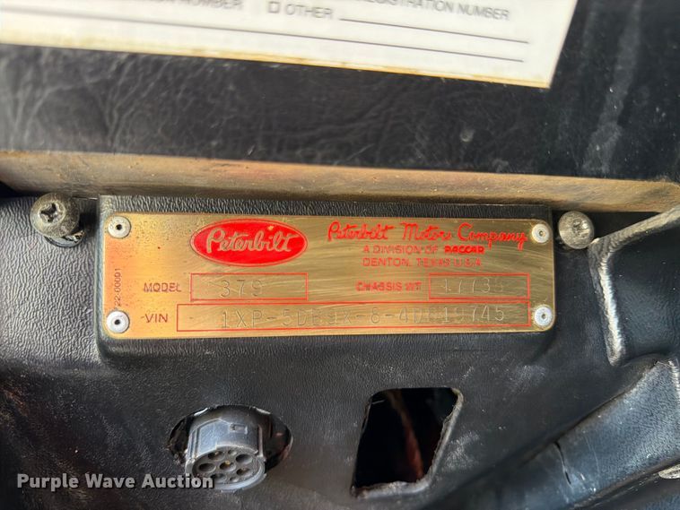 image for item FK3401 2004 Peterbilt 379 semi truck