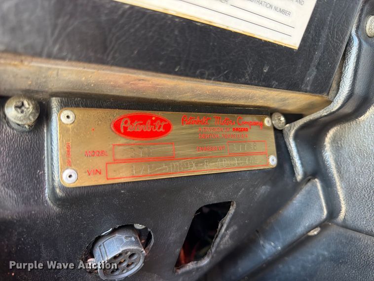 image for item FK3401 2004 Peterbilt 379 semi truck
