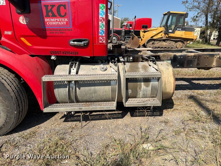 image for item FK3403 2015 Peterbilt 567 truck cab and chassis