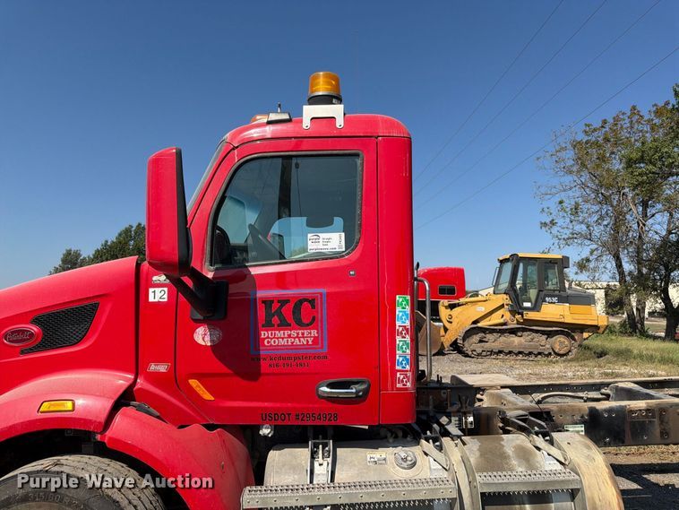 image for item FK3403 2015 Peterbilt 567 truck cab and chassis