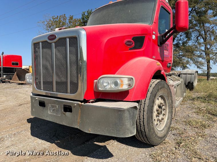 image for item FK3403 2015 Peterbilt 567 truck cab and chassis