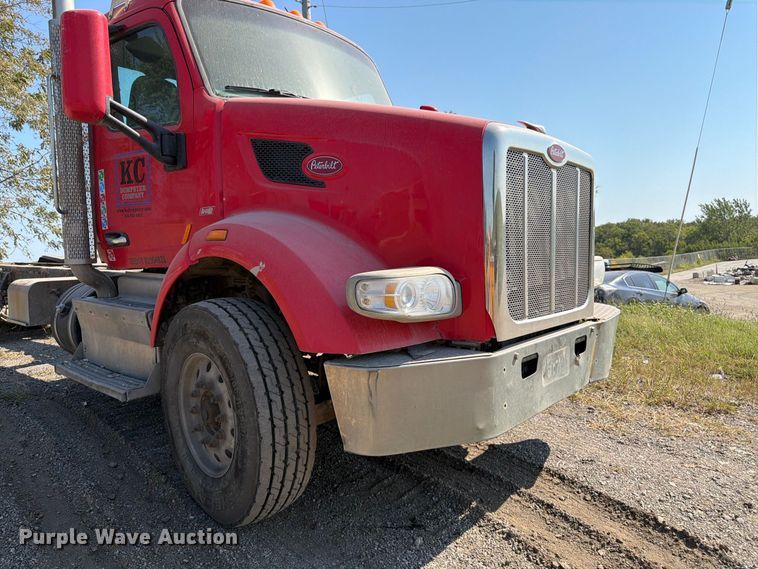 image for item FK3403 2015 Peterbilt 567 truck cab and chassis