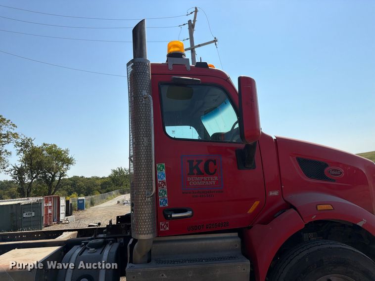 image for item FK3403 2015 Peterbilt 567 truck cab and chassis