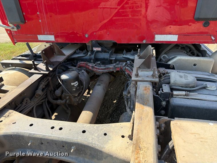 image for item FK3403 2015 Peterbilt 567 truck cab and chassis