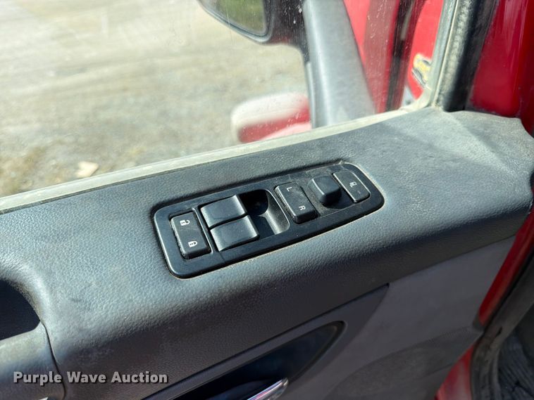 image for item FK3403 2015 Peterbilt 567 truck cab and chassis