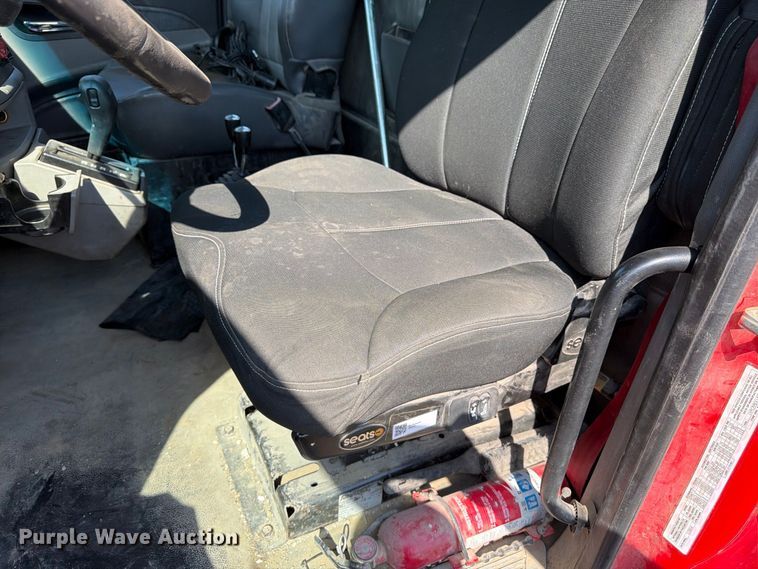 image for item FK3403 2015 Peterbilt 567 truck cab and chassis