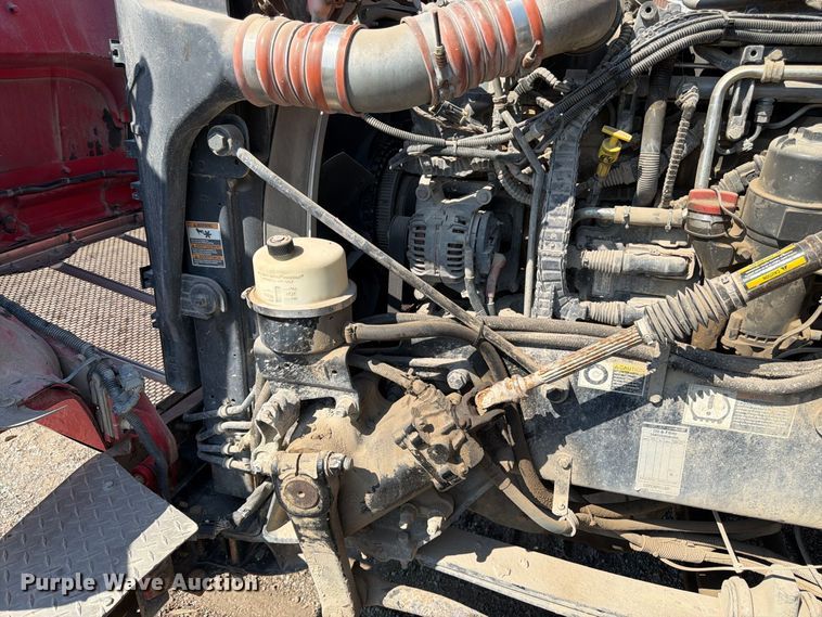 image for item FK3403 2015 Peterbilt 567 truck cab and chassis