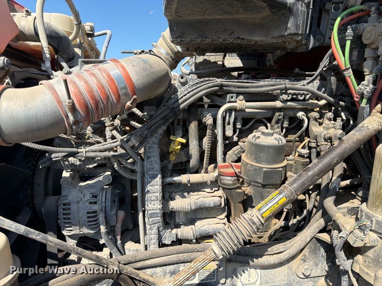 image for item FK3403 2015 Peterbilt 567 truck cab and chassis