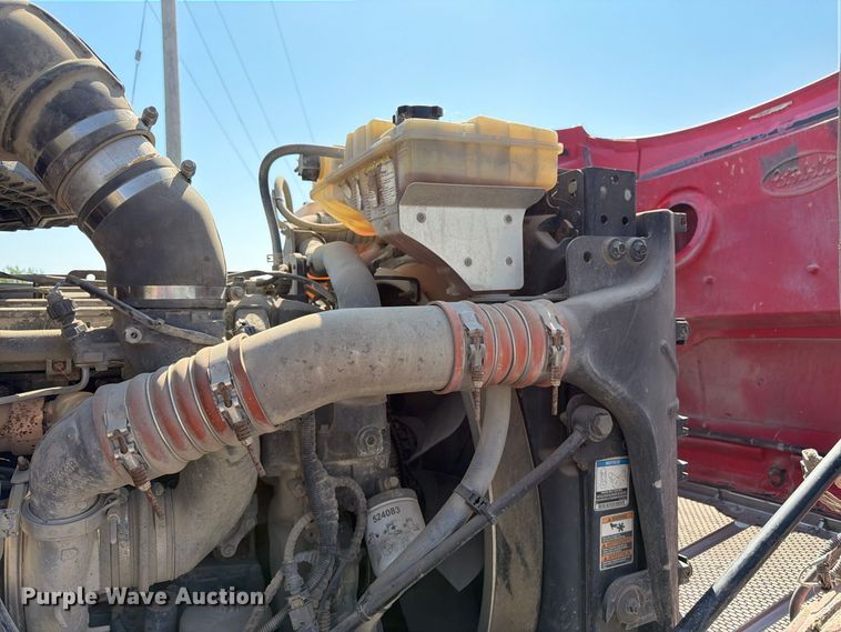 image for item FK3403 2015 Peterbilt 567 truck cab and chassis