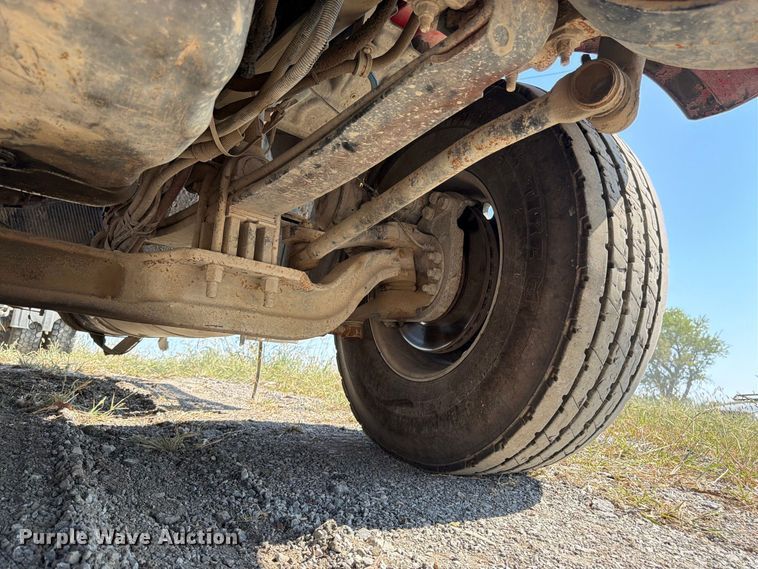 image for item FK3403 2015 Peterbilt 567 truck cab and chassis