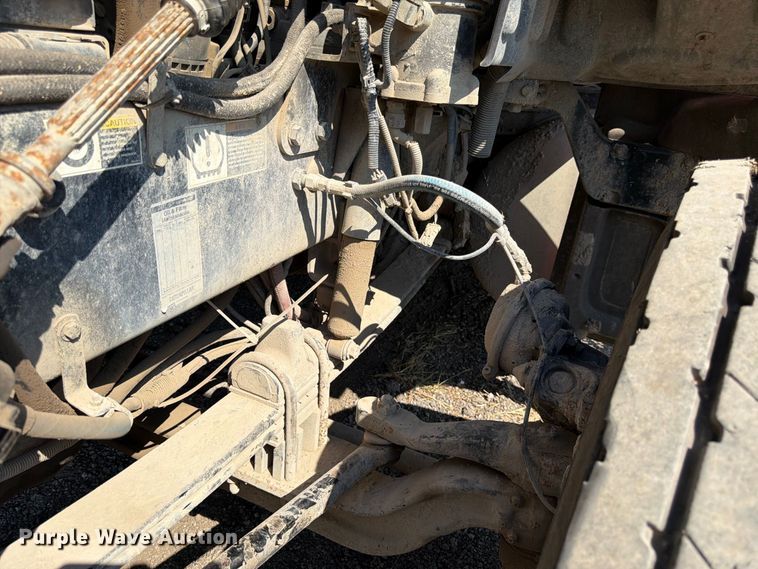 image for item FK3403 2015 Peterbilt 567 truck cab and chassis