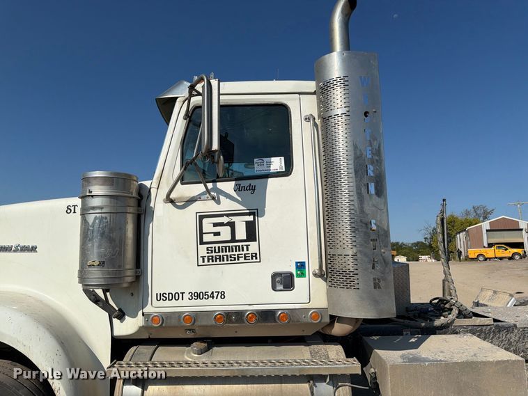 image for item FK3404 2019 Western Star 4900 semi truck