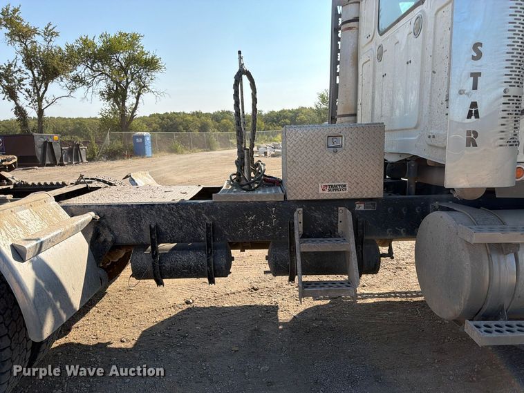 image for item FK3404 2019 Western Star 4900 semi truck