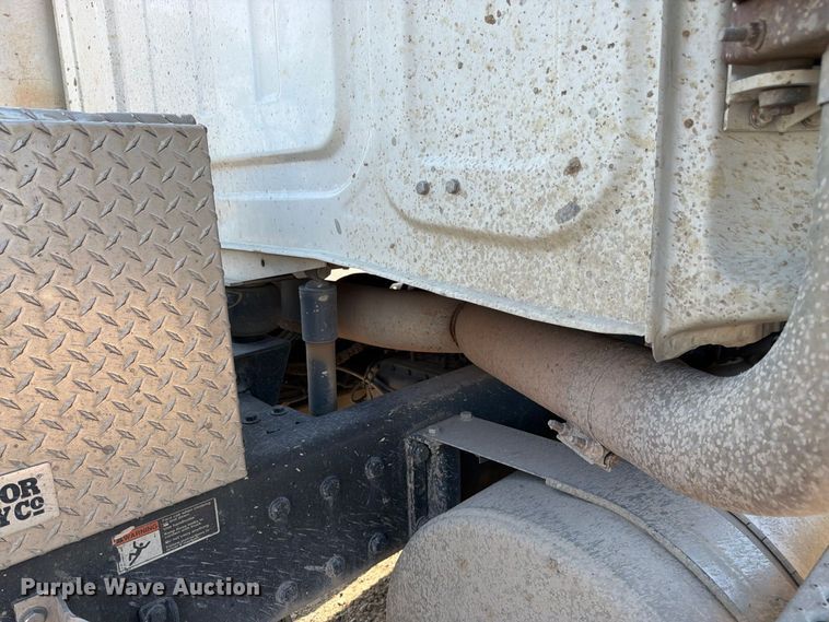 image for item FK3404 2019 Western Star 4900 semi truck