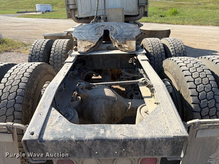 image for item FK3404 2019 Western Star 4900 semi truck