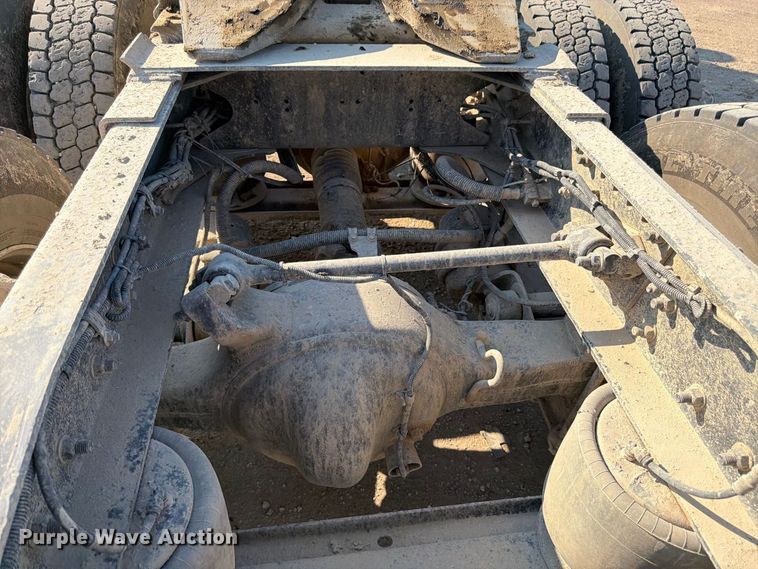 image for item FK3404 2019 Western Star 4900 semi truck