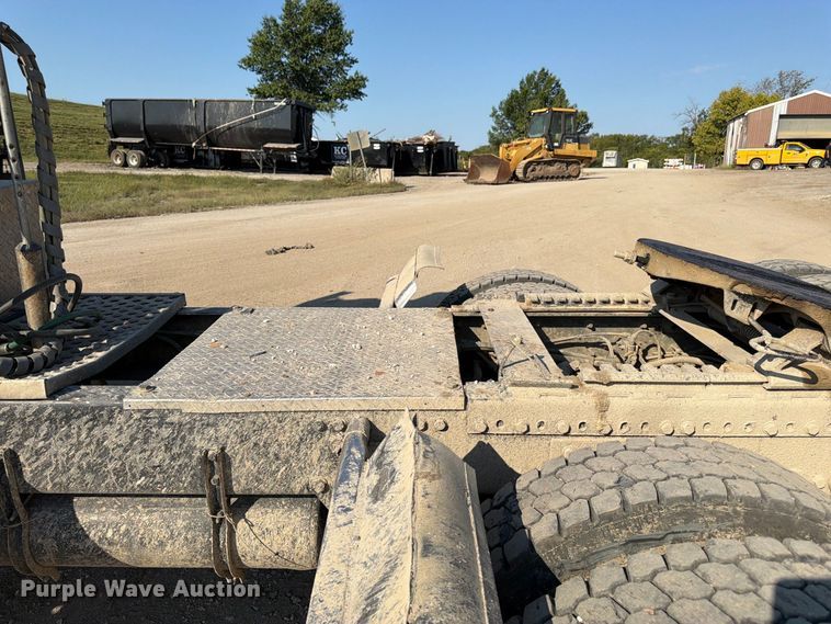 image for item FK3404 2019 Western Star 4900 semi truck