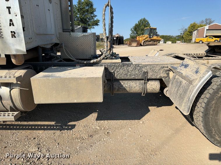 image for item FK3404 2019 Western Star 4900 semi truck