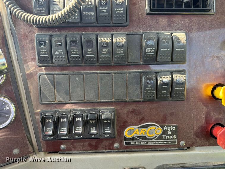 image for item FK3404 2019 Western Star 4900 semi truck