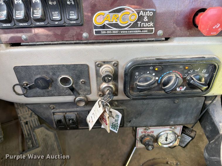 image for item FK3404 2019 Western Star 4900 semi truck