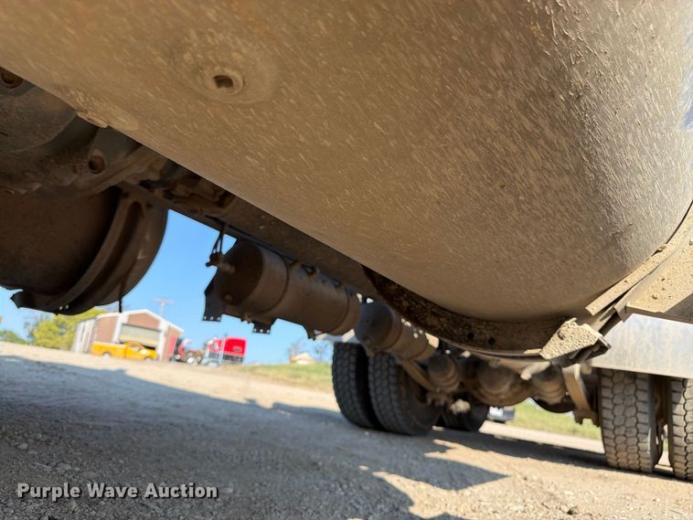 image for item FK3404 2019 Western Star 4900 semi truck