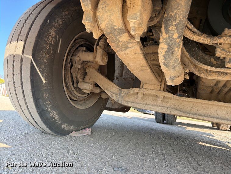 image for item FK3404 2019 Western Star 4900 semi truck