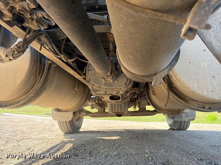 image for item FK3404 2019 Western Star 4900 semi truck
