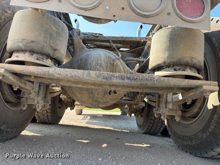 image for item FK3404 2019 Western Star 4900 semi truck