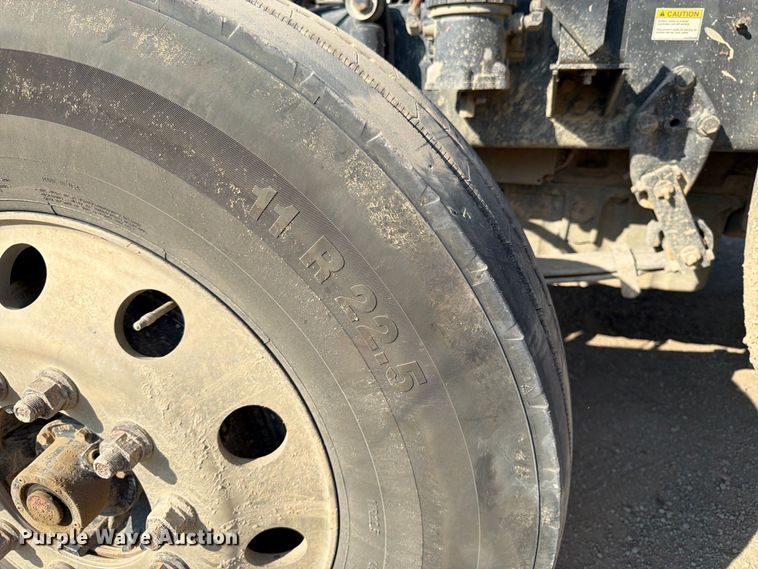 image for item FK3404 2019 Western Star 4900 semi truck
