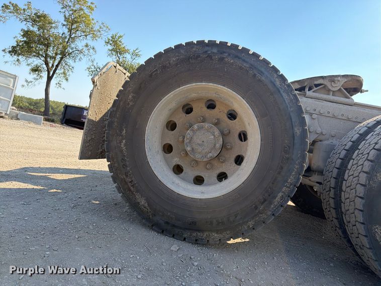 image for item FK3404 2019 Western Star 4900 semi truck