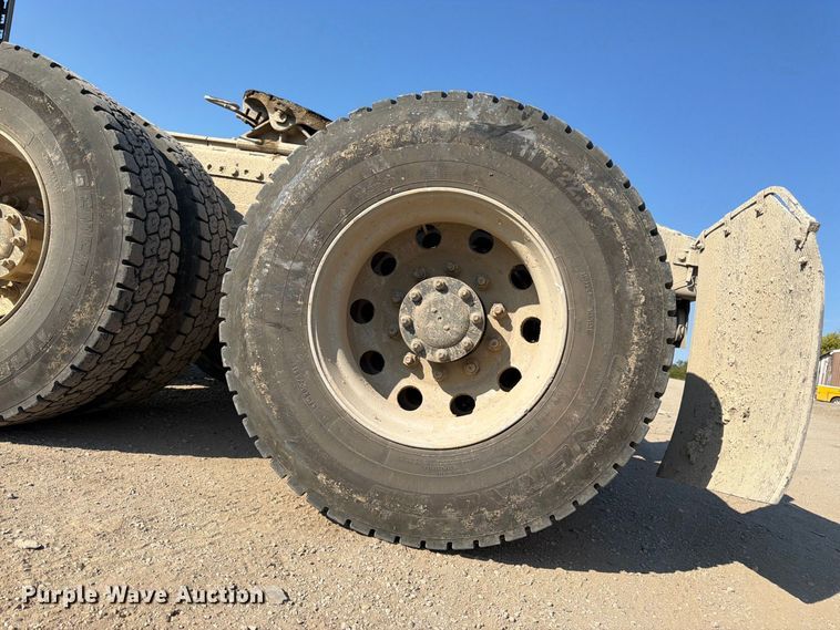 image for item FK3404 2019 Western Star 4900 semi truck