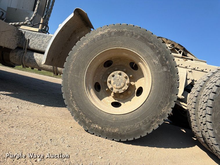 image for item FK3404 2019 Western Star 4900 semi truck