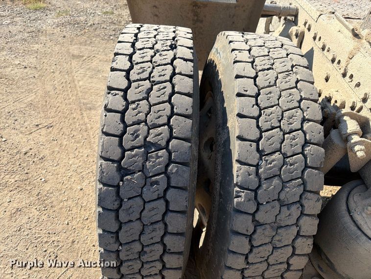 image for item FK3404 2019 Western Star 4900 semi truck