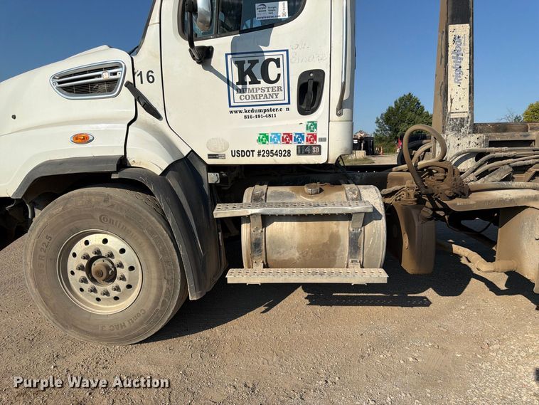 image for item FK3405 2015 Freightliner 114SD hook lift truck
