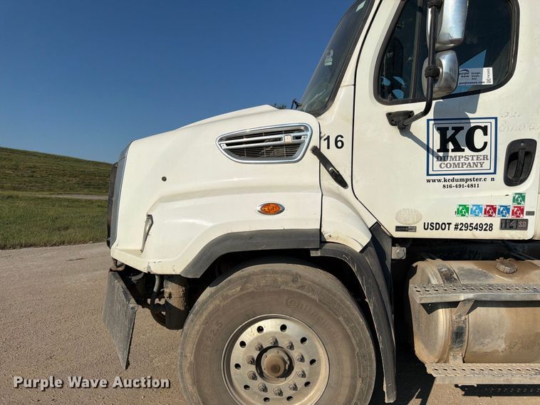 image for item FK3405 2015 Freightliner 114SD hook lift truck