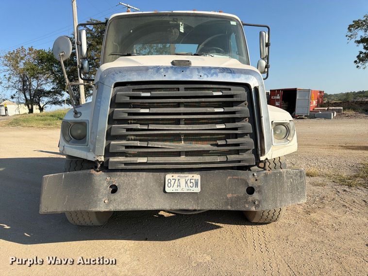 image for item FK3405 2015 Freightliner 114SD hook lift truck