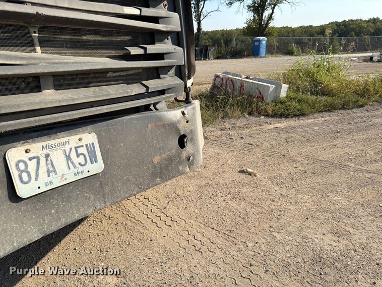 image for item FK3405 2015 Freightliner 114SD hook lift truck